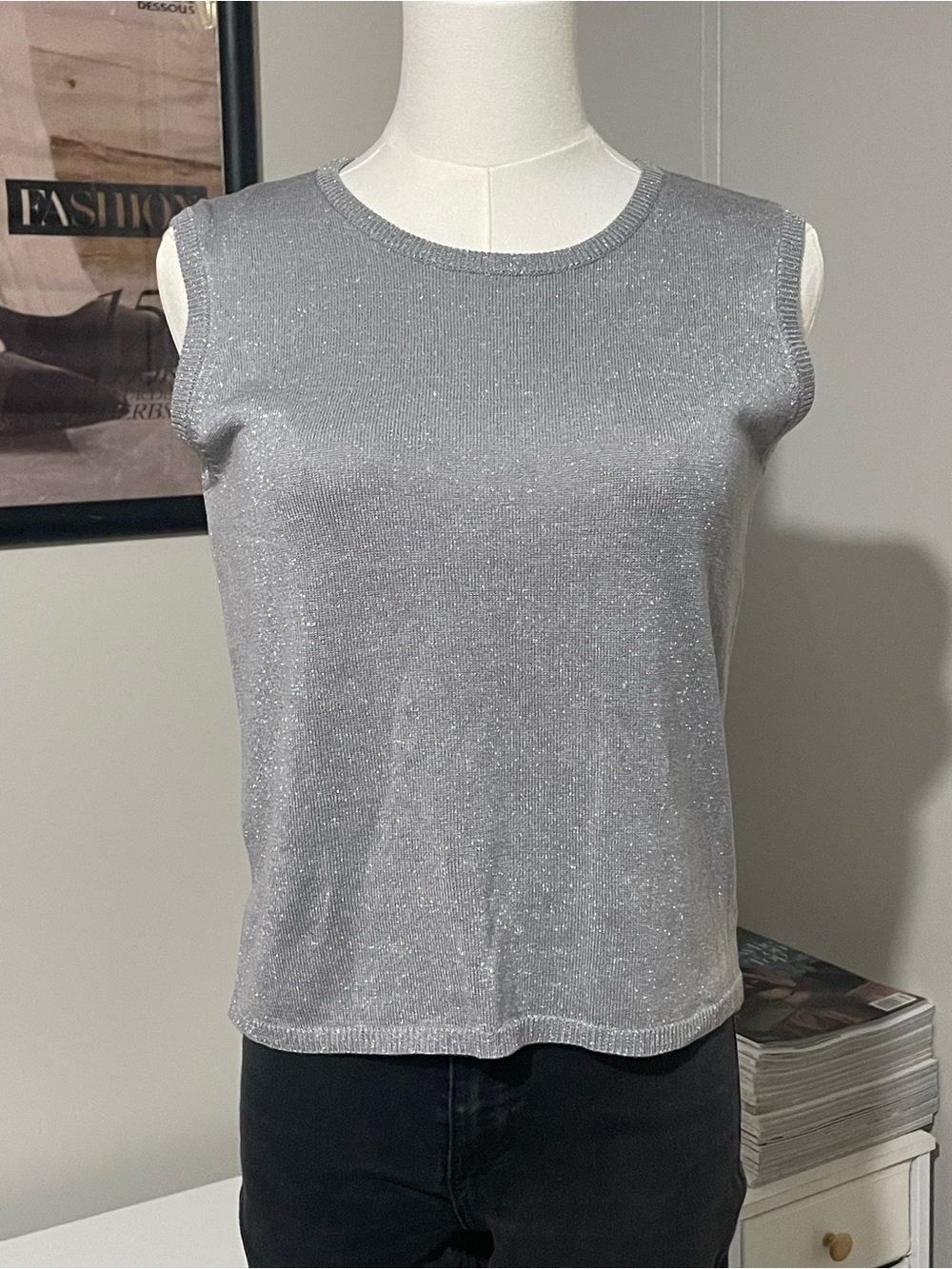 E Main Line (Eagles Eye) Sweater tank (M)